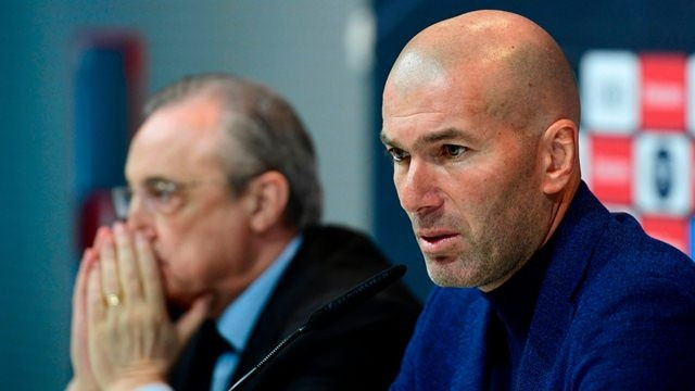 Zidane tuyên bố quyết định từ chức đầy bất ngờ chỉ ít ngày sau khi vừa cùng Real giành danh hiệu vô địch Champions League thứ 3 liên tiếp.