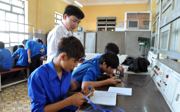 Học sinh đang theo học một lớp nghề tại Trường TCCN Quang Trung (quận Gò Vấp, TP Hồ Chí Minh).