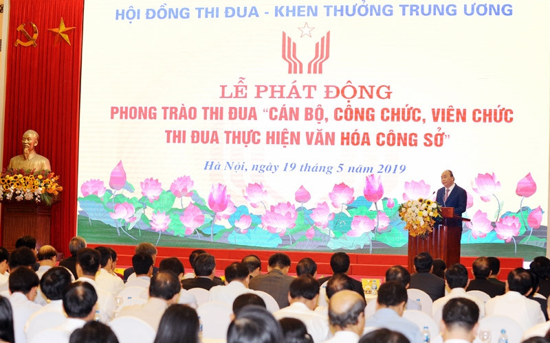 Thủ tướng Nguyễn Xuân Phúc phát biểu ý kiến tại Lễ phát động Phong trào thi đua. (Ảnh: TRẦN HẢI)