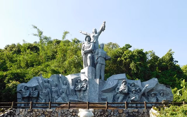 Hòn Ðất bất tử