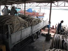 Tang vật cáp ngầm bị
bộ đội biên phòng thu giữ.