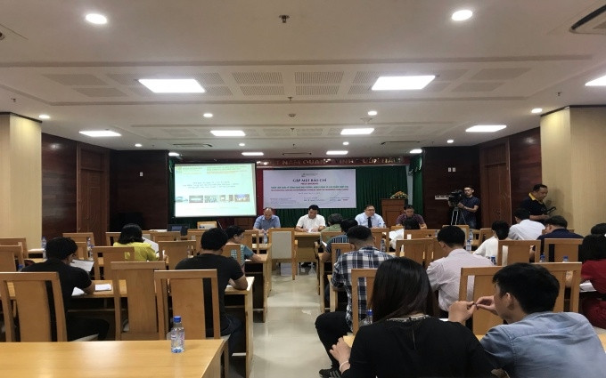 Buổi họp báo giới thiệu sự kiện triển lãm diễn ra ngày 6-6.