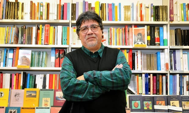 Nhà văn Luis Sepulveda tại Italia năm 2019. Ảnh: The Guardian