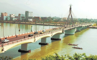 Cầu quay sông Hàn(Đà Nẵng)