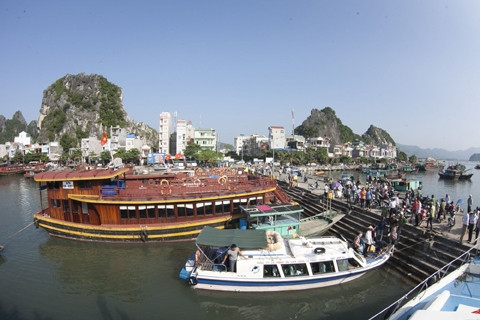 Cảng Vân Đồn (Quảng Ninh)