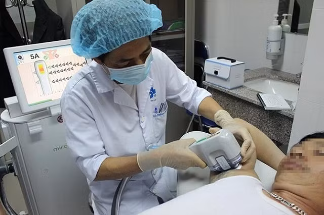 Không cần phẫu thuật vẫn “triệt” được bệnh tăng tiết mồ hôi