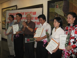 Các tác giả nhận giải thưởng
Hội Mỹ thuật Việt Nam 2007.