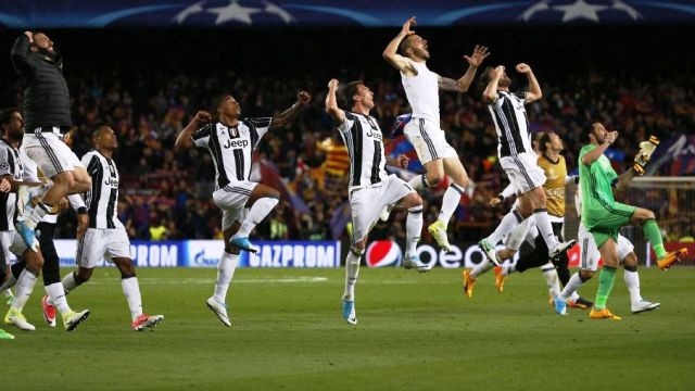 Các cầu thủ Juventus xuất sắc loại Barcelona.