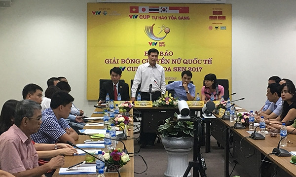 Ông Trần Đức Phấn, Phó Tổng cục trưởng Tổng cục Thể dục - Thể thao phát biểu tại buổi họp báo.