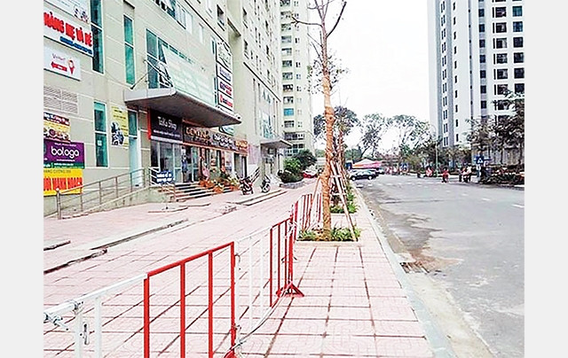 Mâu thuẫn xảy ra nhiều lần tại đoạn đường tiếp giáp giữa hai khu dân cư Goldmark City và Vinaconex7. Ảnh: TRẦN KHÁNG
