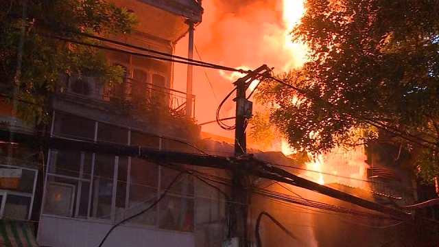 Cháy lớn tại Đê La Thành.