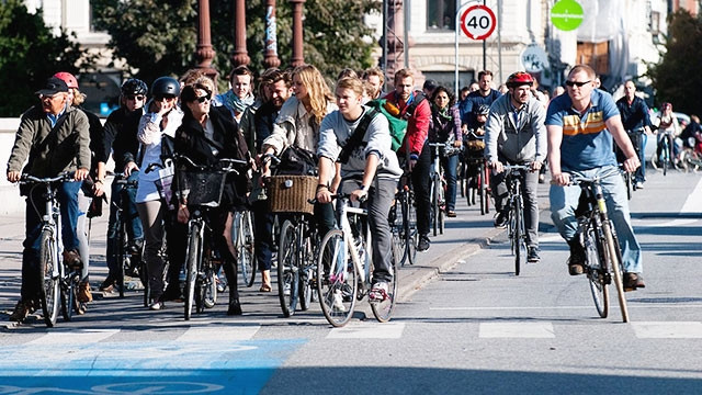 Nhiều người dân Hà Lan sử dụng xe đạp làm phương tiện di chuyển hằng ngày. Ảnh: GETTY IMAGES