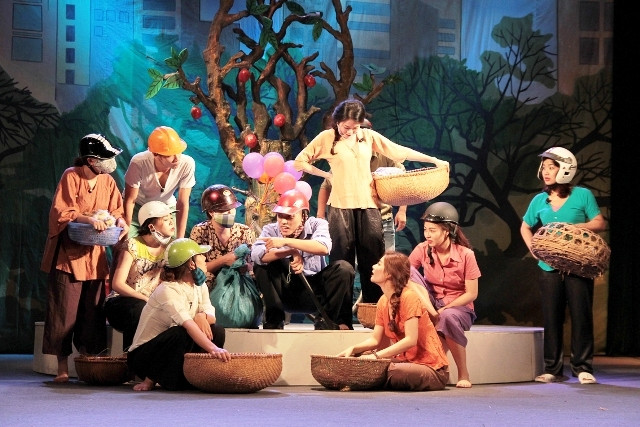 Cảnh trong tiểu phẩm hài Thành phố im lặng.