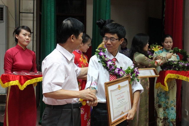 Lên cổng trời “trồng người” 