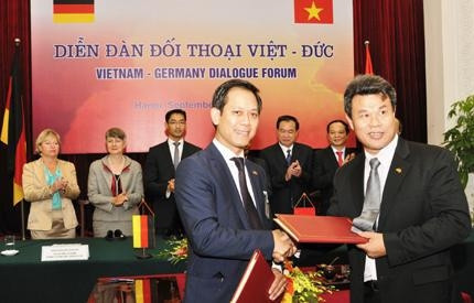 Siemens và Vinamotor hợp tác sản xuất xe buýt mẫu hybrid