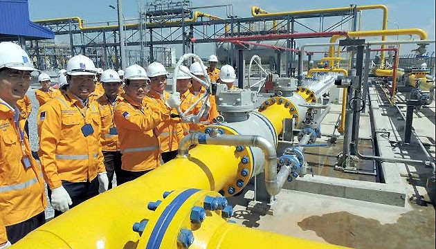 Lãnh đạo tập đoàn mở van đầu vào cung cấp khí cho cho Trung tâm PPK Tiền Hải.