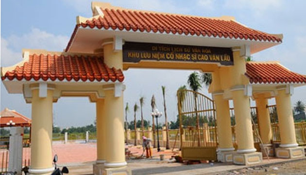 Cổng vào khu Lưu niệm nhạc sĩ Cao Văn Lầu.