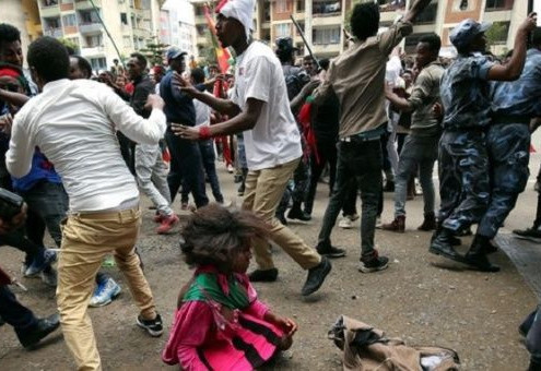 Bạo lực do xung đột sắc tộc ở Ethiopia. Ảnh Reuters