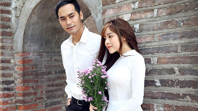 Ca sĩ Mai Diệu Ly và diễn viên Việt Tùng trong MV “Hà Nội ơi…” .