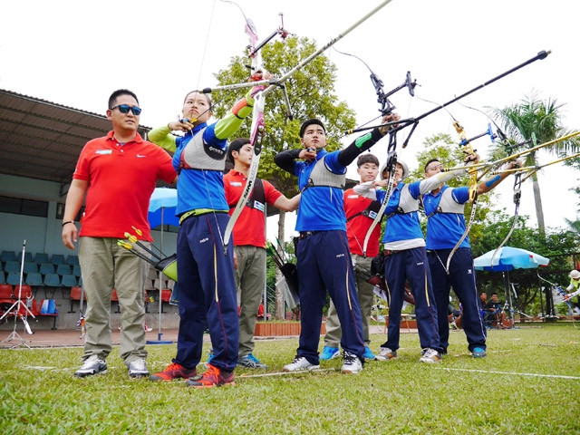 Doosan tiếp tục hỗ trợ đào tạo Đội tuyển bắn cung Việt Nam