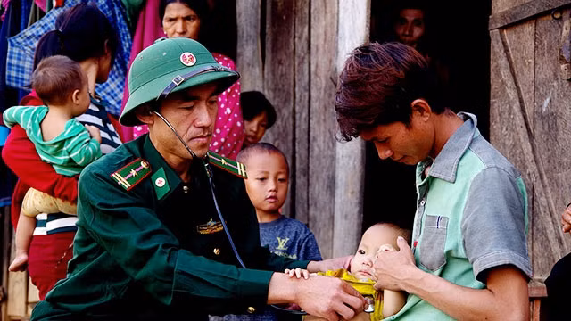 Chương trình Quân - dân y kết hợp chăm sóc sức khỏe cho người dân được duy trì thường xuyên.