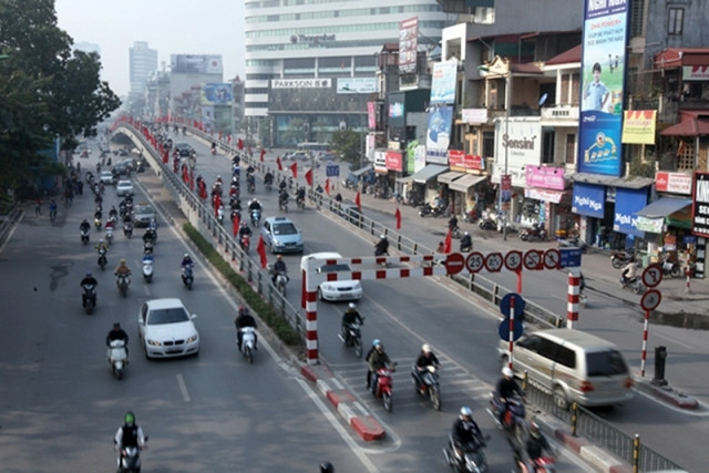 Cầu vượt tại nút giao Láng Hạ - Thái Hà. (Ảnh: Duy Linh)