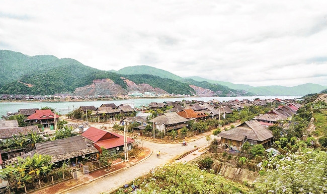 Một góc thị xã Mường Lay. Ảnh: HỮU THANH