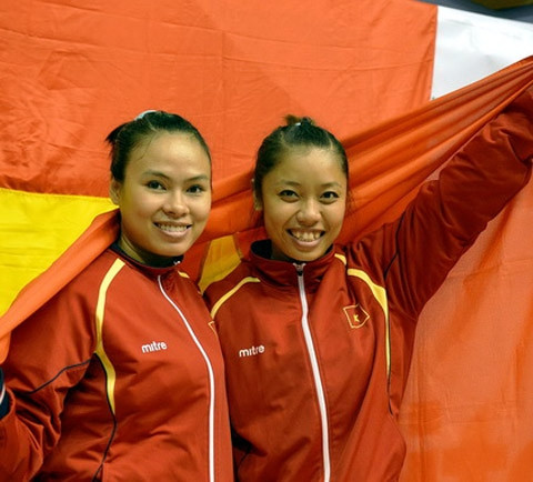 Cặp võ sĩ kem-pô Lan Phương và Mỹ Duyên đoạt Huy chương vàng.