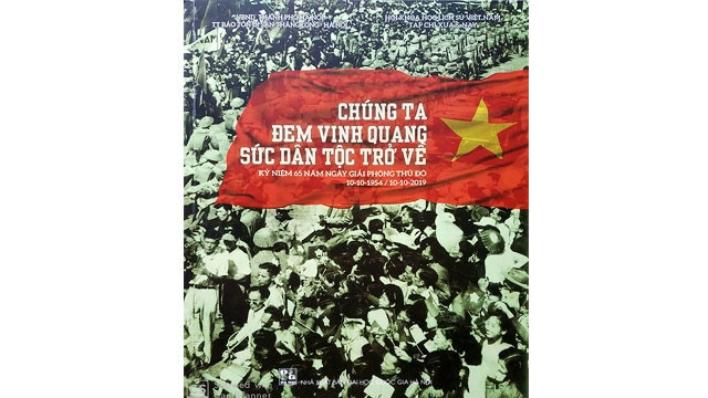 Bìa sách “Chúng ta đem vinh quang sức dân tộc trở về”.