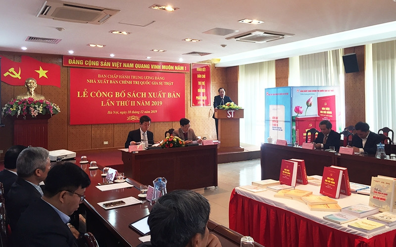 Quang cảnh lễ công bố sách xuất bản lần thứ hai năm 2019 của NXB Chính trị quốc gia Sự thật.