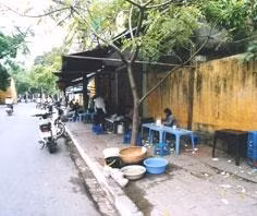 Quán bình dân liệu có kiểm soát được
formol trong bánh phở?