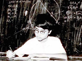 Học sinh Đàm Thanh Sơn, 15 tuổi,
huy chương vàng toán quốc tế
tại Prague, 1984.