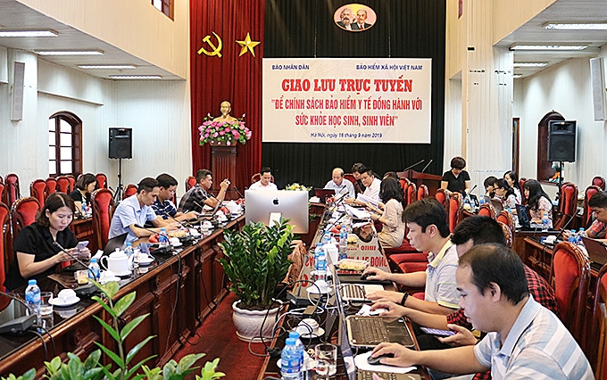 Giao lưu trực tuyến: "Để chính sách bảo hiểm y tế đồng hành với sức khỏe học sinh, sinh viên"