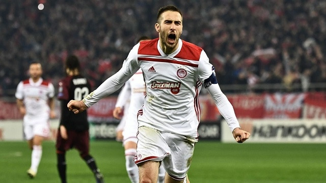 Tiền vệ Kostas Fortounis ăn mừng sau khi ghi bàn ấn định tỷ số 3-1 vào lưới AC Milan. (Ảnh: Getty Images)