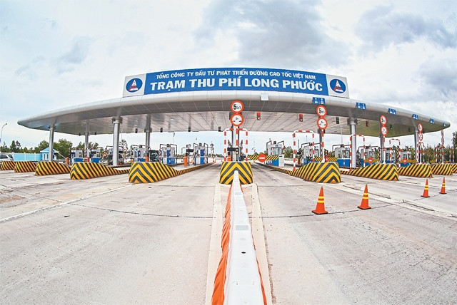 Tuyến cao tốc TP Hồ Chí Minh - Long Thành - Dầu Giây đang tác động tích cực đến sự phát triển kinh tế - xã hội khu vực Đông Nam Bộ. Ảnh: GIẢN THANH SƠN