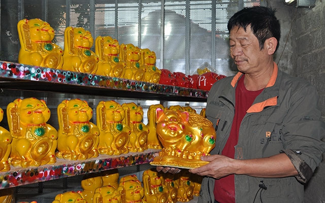 Lợn đất xuất ngoại