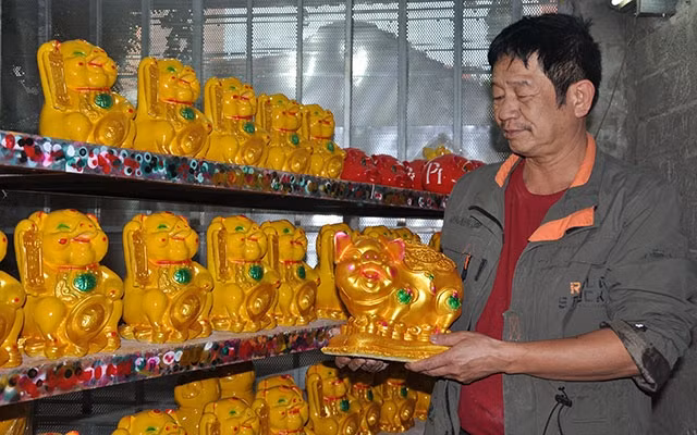 Lợn đất xuất ngoại