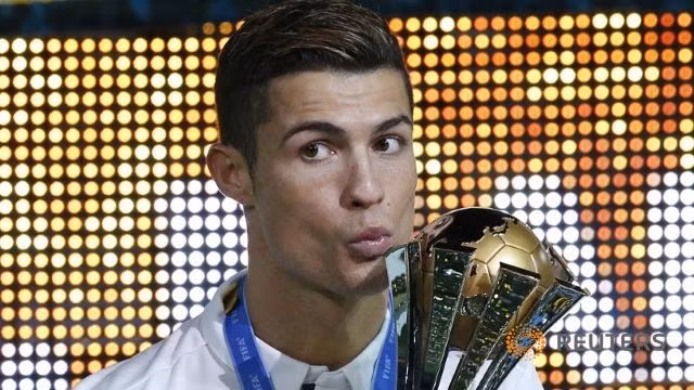 Ronaldo ăn mừng chức vô địch FIFA Club World Cup 2016. Ảnh: Reuters