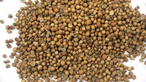 Hạt mùi là một vị thuốc trong các bài thuốc phòng và chữa sởi.