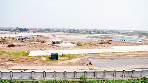 Suốt ba năm qua, chỉ có nhà ga trung tâm, nhà điều hành, sửa chữa... ở khu đề-pô (Nhổn) được xây dựng trên khu vực rộng 15 ha.