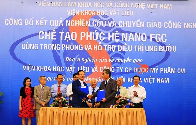 Viện Hàn lâm Khoa học và Công nghệ Việt Nam chuyển giao công nghệ chế tạo Phức hệ Nano FGC cho Công ty CP Dược Mỹ Phẩm CVI. 