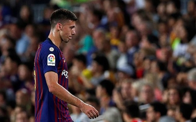 Thẻ đỏ của tân binh Clement Lenglet ở phút 35 là bước ngoặt của trận đấu, khiến Barca gặp rất nhiều khó khăn vì chơi thiếu người trong suốt những phút còn lại.