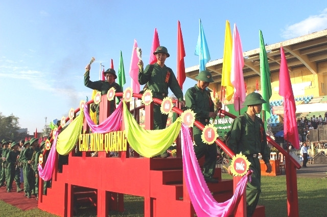 1.850 thanh niên tỉnh Phú Yên lên đường nhập ngũ. (Ảnh: Trình Kế)