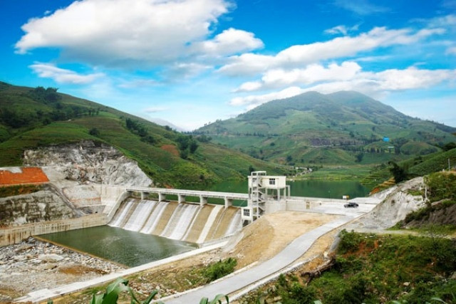 Đập chứa nước của Nhà máy thủy điện Cốc San (Lào Cai).