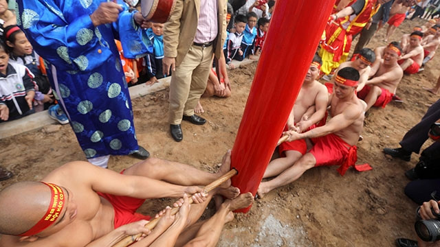 Kéo co thể hiện sức mạnh và sự đoàn kết.
