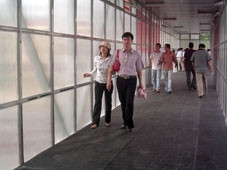 Hà Nội đưa vào sử dụng cầu vượt đầu tiên dành cho người đi bộ