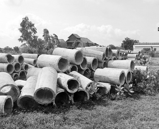 Nhiều hạng mục công trình của dự án Metropolitan bị bỏ không, gây lãng phí và ảnh hưởng đến mỹ quan đô thị.