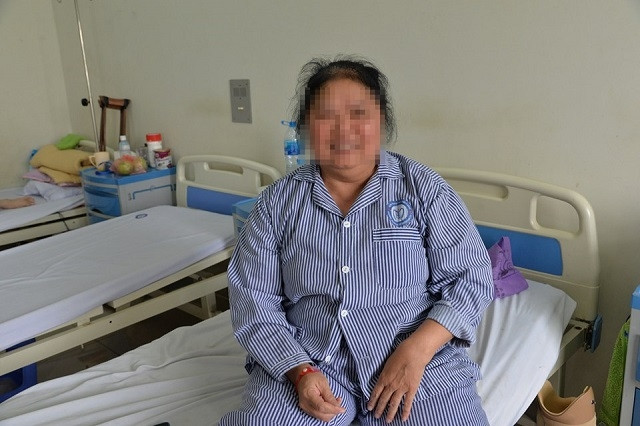 Bệnh nhân đái tháo đường được tán sỏi niệu quản nội soi bằng laser.