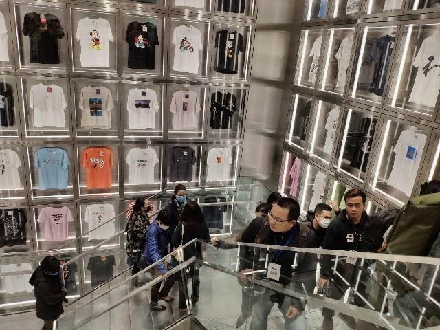 Ra mắt thương hiệu thời trang Uniqlo tại Hà Nội