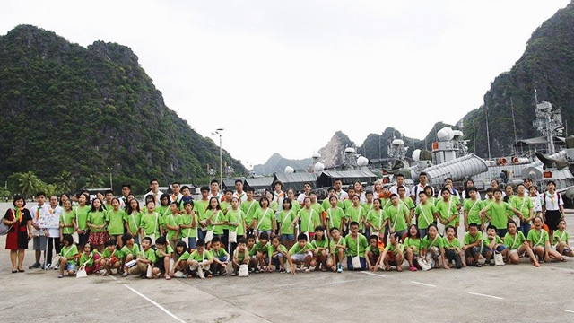Các trại viên Eco Camp 2017 trong chương trình ra biển.
